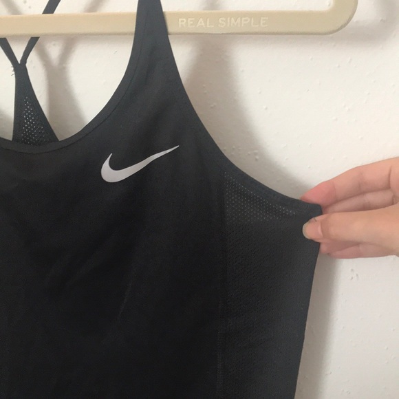 Black Nike work out top - Picture 2 of 3